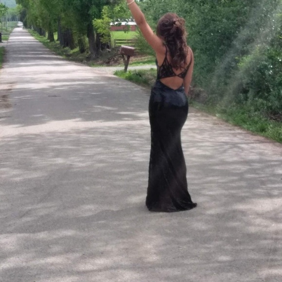 Ellie Wilde prom dress - Picture 2 of 2